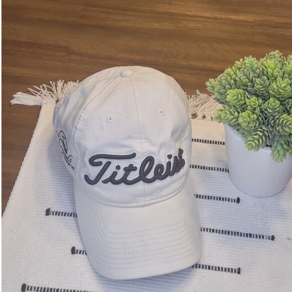 Titleist Performance Lightweight Golf Hat in Bone The Legends Of Orange Lake O/S - Picture 1 of 7